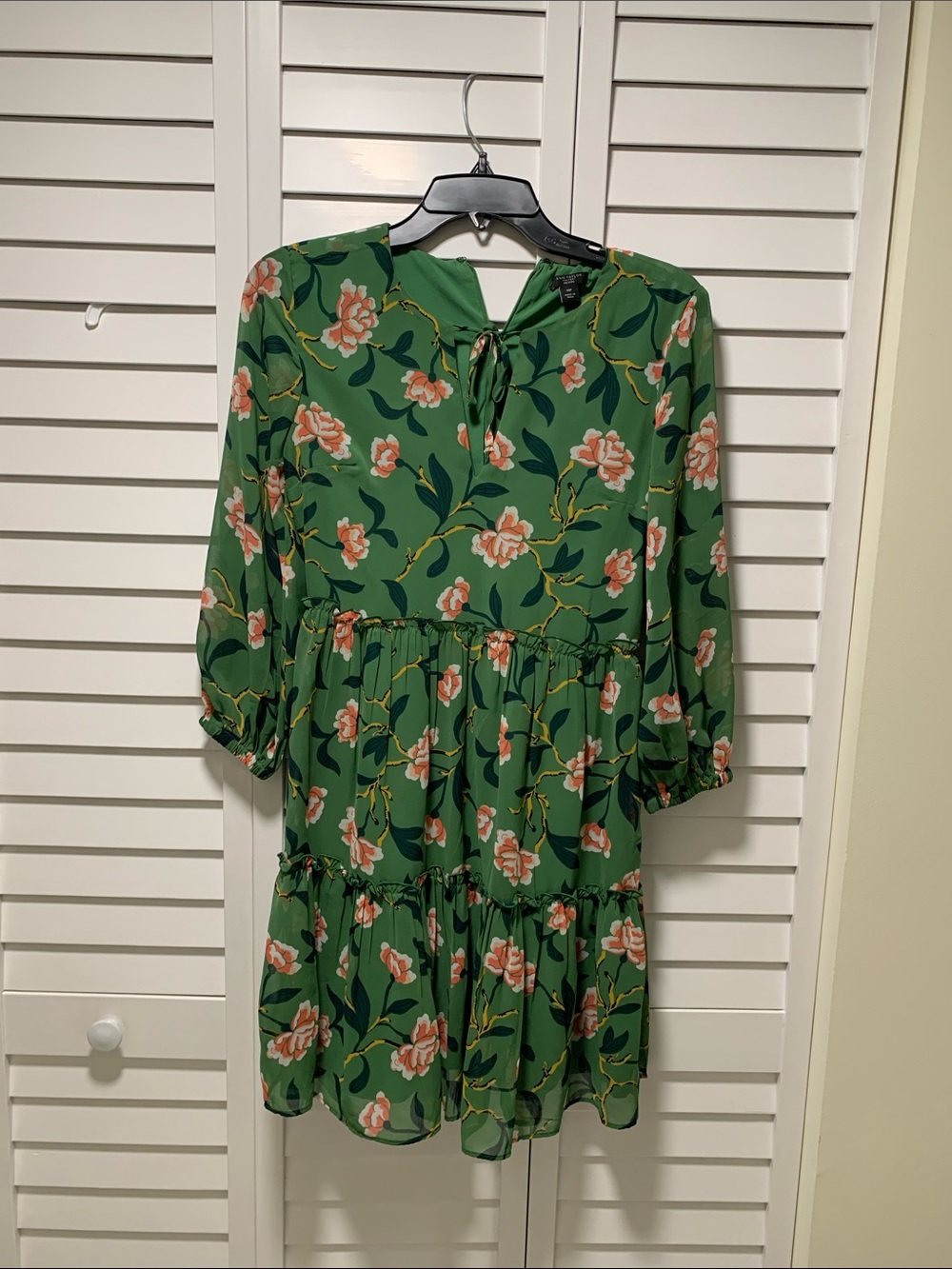 Ann Taylor 00P Green Floral Tiered Long-Sleeve Dress
